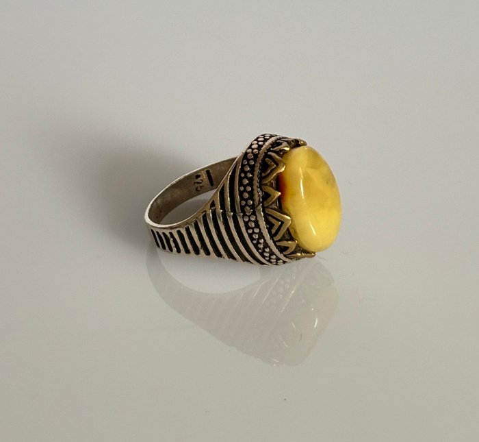 No Reserve Price Ring - Silver, rock drop with amber stone vintage 