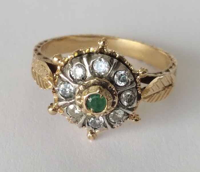 A very Ornate Hand-Made 18kt Gold and Silver Stone Set Mallorca Button Ring. Early to Mid 20th Ring - Geel goud, Zilver 