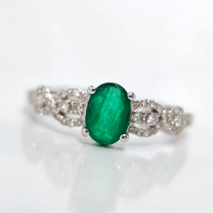Zonder Minimumprijs - 0.75 ct Green Emerald & 0.30 ct F-G Diamond Ring - 2.40 gr Ring - Witgoud Smaragd - Diamant 