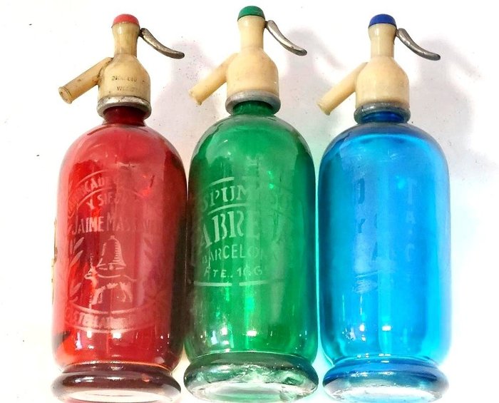 Sticlă - selecția a trei sifoane de colecție