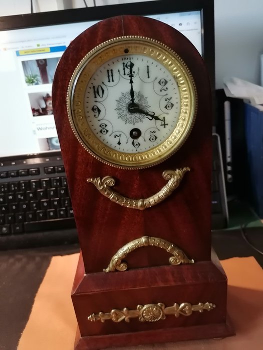 Επιτραπέζια ρολόγια και ρολόγια γραφείου - Historicism - Wood (Mahogany) - 1880-1900