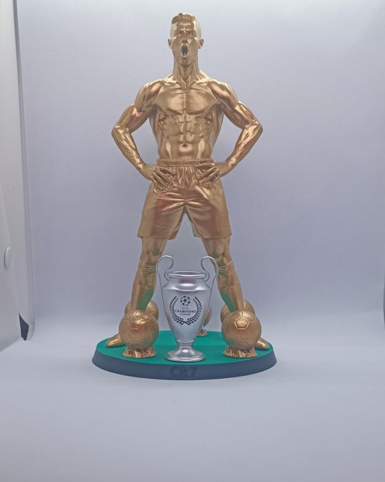 Figura - Cristiano Ronaldo dorado CR7 Deluxe edition - Gyanta/Poliészter