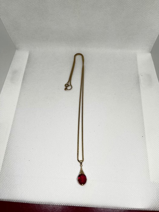 Halsband med hänge - Gult guld 