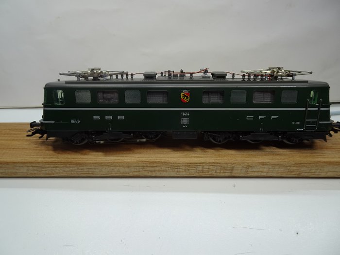 Märklin H0 - 3338 - Electric locomotive (1) - Ae 6/6, Green 11414 "Berne" - SBB CFF FFS