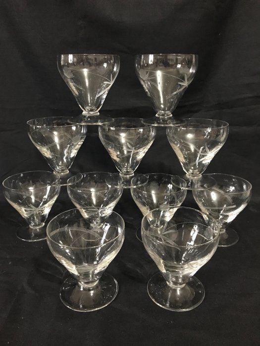 no reserve price - Vallerysthal - Wijnglas (11) - niet gevonden servies van 11 wijnglazen N°5 Venetiaans model - Kristal