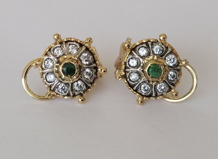 A very Ornate Pair of Hand-made 18kt Gold and Silver Stone Set Mallorca Button Earrings. Early to Kolczyki - Srebro, Żółte złoto 