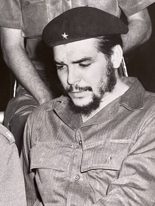 Perfecto Romero (1939) - ( XL Photo ) El comandante lider Che Guevara y Raul Castro en La Habana, Cuba, 1959.