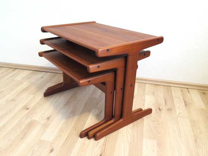 Zestaw stolików - Stoły w stylu vintage z drewna tekowego