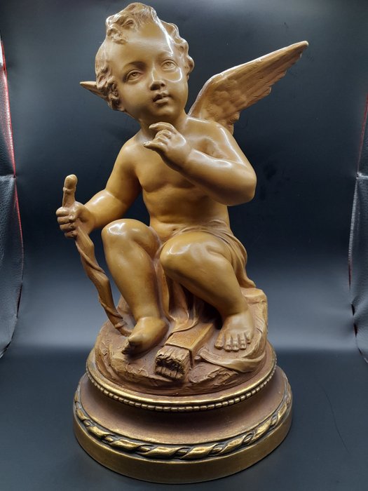 Carli family - Giovanni Carli - Statue, zittende engel - 32 cm - Terracotta - 1900
