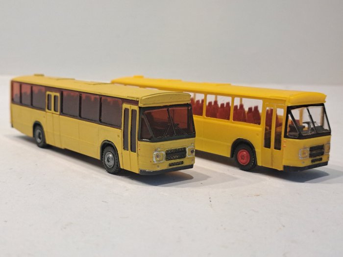 Mastica, ATB H0 - 10430 - Modeltreinvoertuigen (2) - 2 bussen streekvervoer Den Oudsten; type 1986 geel