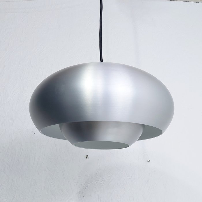Frandsen - - Philip Bro Ludvigsen - Lampa wisząca - Champ ø30 – szczotkowane aluminium - Aluminium