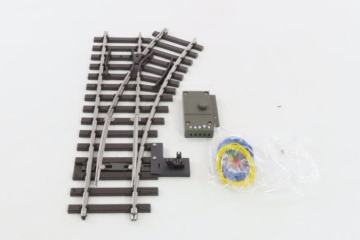 Märklin 1 - 5966/5625 - Model train tracks (1) - Switch on the right with electric drive
