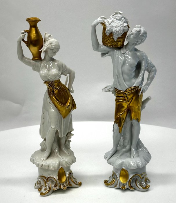 King's Porcelain, Capodimonte - Statuette - "The water bearer" and "Grape picking" - Porcelæn