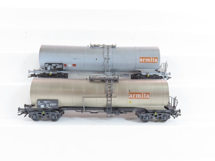 Märklin H0 - 46553 - Set machetă tren cu vagon marfă (1) - 2 vagoane cisternă articulate olandeze/belgiene „Armita” - NMBS, NS
