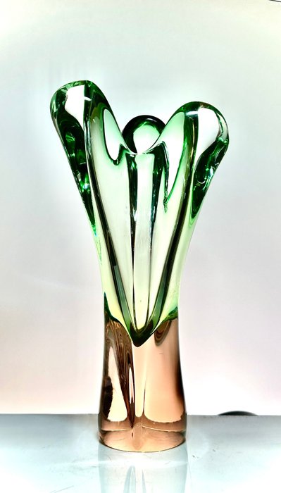 Chribska Josef Hospodka - Váza  - Sommerso üveg, Ikonikus váza
