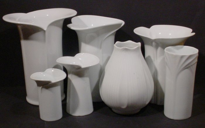 花瓶  - 七个装饰花瓶，白瓷