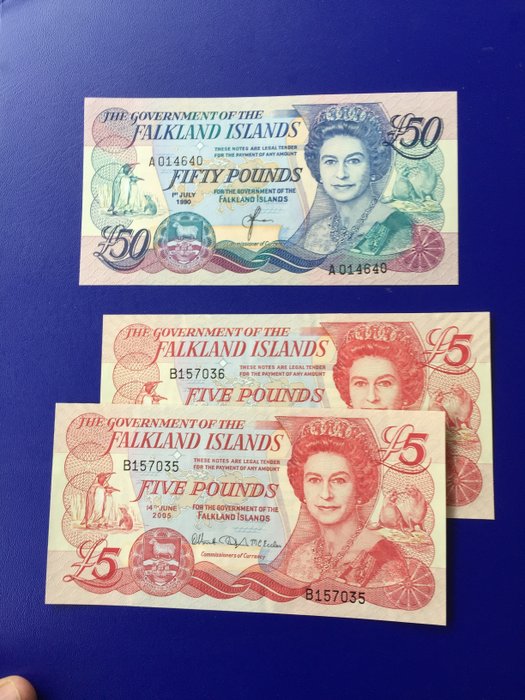 Falkland Eilanden. - 2 x 5 pounds 2005 and 1 x 50 pounds 1990 - Pick 16 (1) and 17 (2)