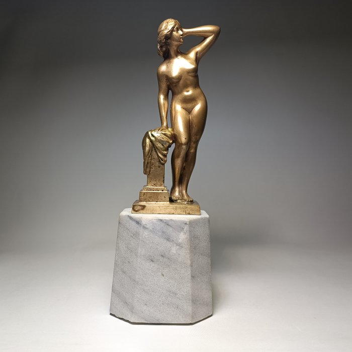 F. Müller Dusseldorf - 雕塑, Standing Nude Lady - 30.5 cm - 黄铜色