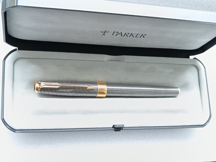 Parker - Penna Stilografica Parker Sonnet Sterling Silver Ciselé 925 Pennino oro 18 kt 750 - Fountain pen
