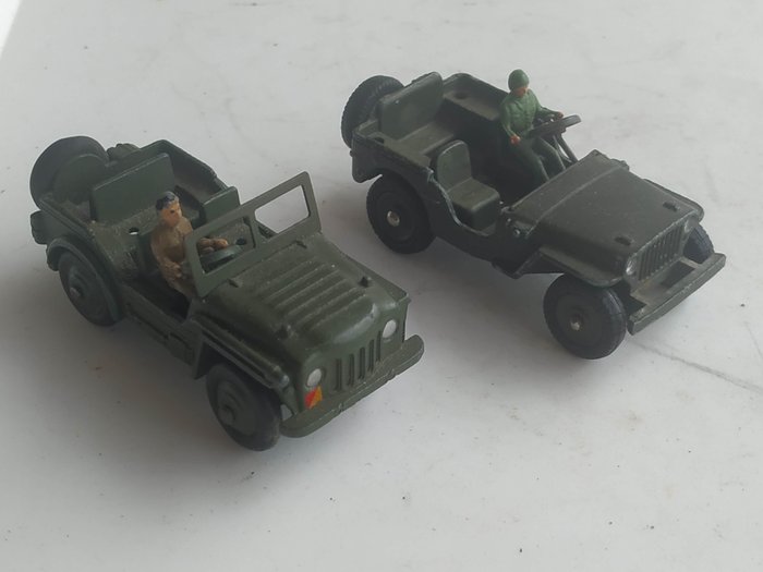 Dinky Toys & France Dinky Toys 1:48 - 2 - Miniatura de veículo militar - Original First Issue - First 1954 Serie British Army Austin "CHAMP" no. 674 - 1954 - Dinky Toys França "HOTCHKISS" Willys Jeep nº 80B - 1958