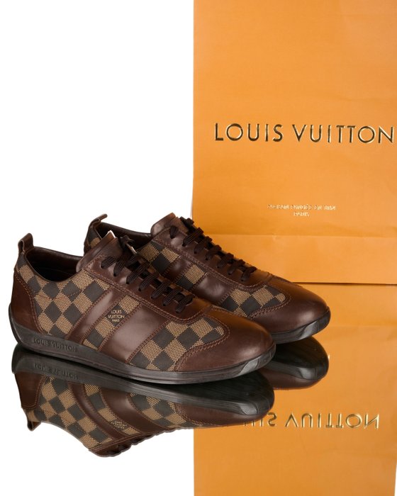 Louis Vuitton - Adidaşi - Dimensiune: UK 8