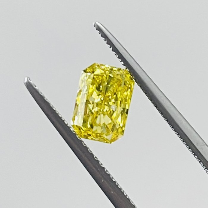 1 pcs Diamante - 1.22 ct - Radiante - Color Enhanced - Amarelo vivo elegante - VVS1