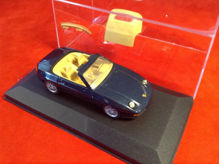 MOG by Hostaro - made in France 1:43 - 1 - Voiture de course miniature - ref. #8 Porsche 928 Cabriolet "Jurinek" Stradale road car 1986 - black - construit professionnellement