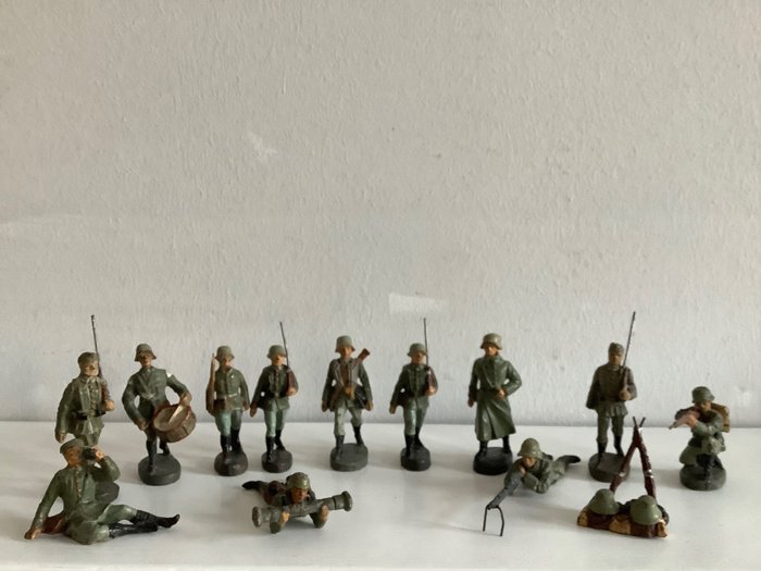 Elastolin - Figur - Konvolut Figuren Wehrmacht -  (13) - Verbundwerkstoff
