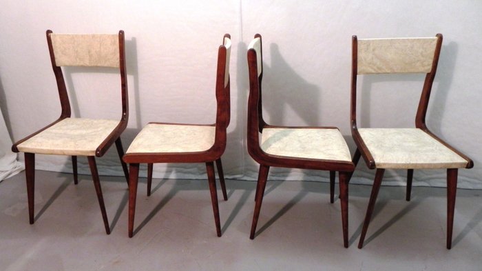 Stuhl - Set aus vier Stühlen – Holzgestell, Skai-Bezug