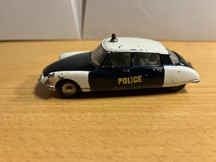 Dinky Toys 1:43 - 1 - Modelauto - ref. 501 Citroen DS19 Police