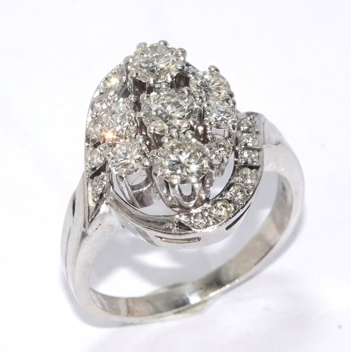 Ring - 14 kt Weißgold -  1.68 tw. Diamant  (Natürlich) 