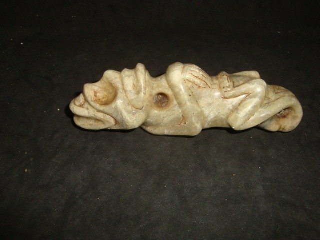 cultuur Taino pierre amulette antropomorf / découverte d'un chien - 13 cm