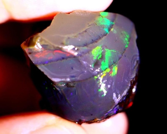 Opale de cristal éthiopienne de 58 carats Rugueuse - Hauteur : 25 mm - Largeur : 22 mm- 11.6 g