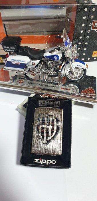 Zippo - Original Zippo Rarität Harley Davidson mit Harley Davidson Modell Boston Police Departement - Feuerzeug - Chrome -  (2)