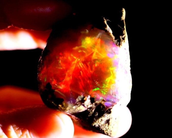161 Karat äthiopischer Kristallopal, kein Mindestpreis! roh - Höhe: 41 mm - Breite: 33 mm- 32.2 g