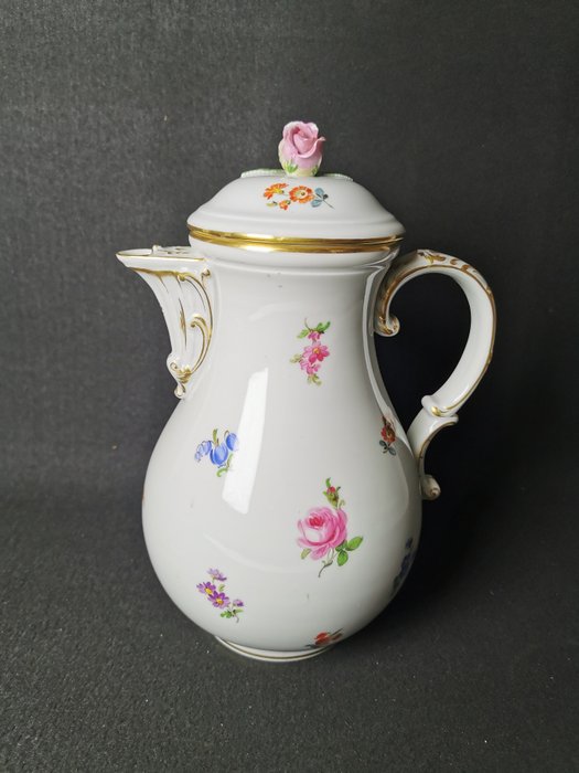 Meissen - Kaffekande - i vintage porcelæn Spredte blomster håndmalet H27cm