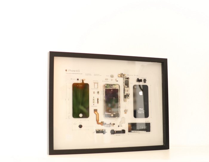 Apple iPhone 4S framed display - Computer (1)