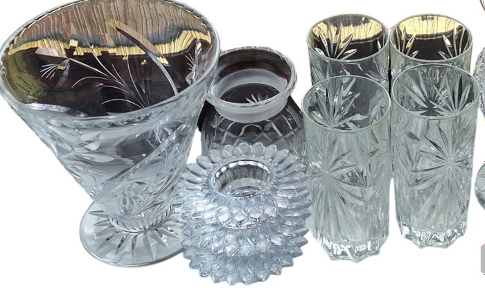 Vase (10)  - Kristall, Hand geschnitten