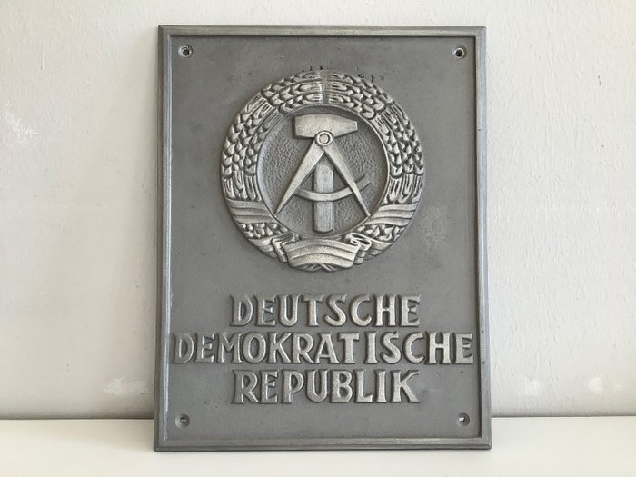 Sign (1) - Original national emblem of the GDR border post from 1989 - Spelter