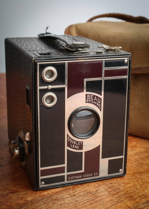 Kodak Brownie  Beau N°2  Marron/Noir Art Déco avec un étui  1930 Analoge Klappkamera