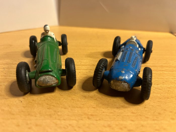Dinky Toys 1:43 - 2 - Voiture miniature - Talbot Lago réf. 23H, Cooper Bristol réf. 23G