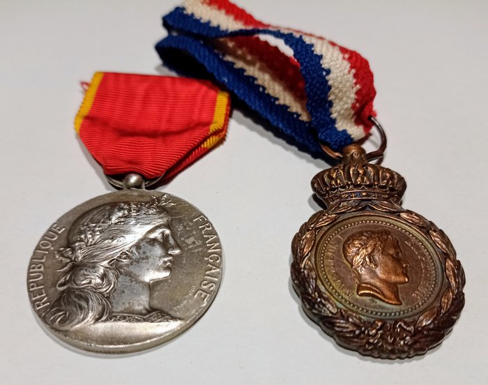 Francia - Medallón conmemorativo - Silbermedaille La Societe Industrielle + St. Helena Medaille