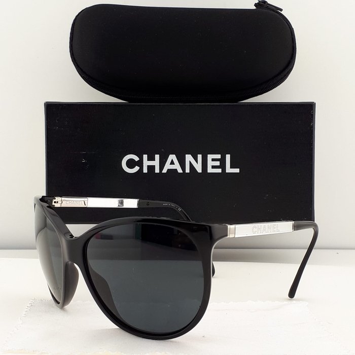 Chanel - Collection Miroir Wayfarer Oversized Black with Mirror Chanel Temple Details - Sonnenbrille