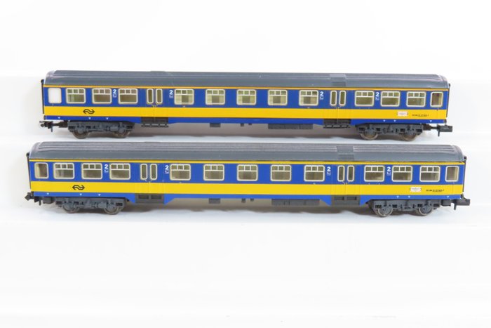Fleischmann N - Uit set 881917 - Wagon de passagers pour trains miniatures (2) - 2 wagons de train express 2ème classe - NS