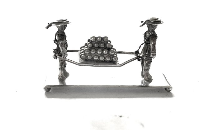Antieke Hollandse zilveren miniatuur Alkmaarse kazendragers - Miniaturfigur -  (1) - Silber