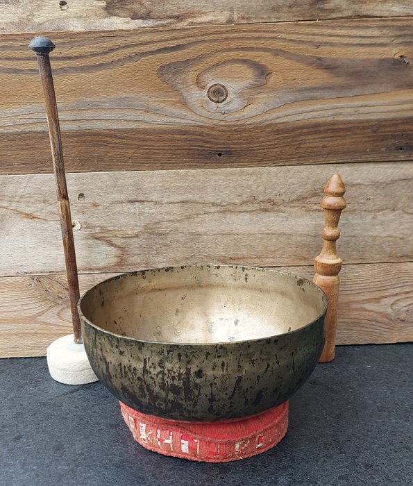 Onbekend - Antieke Ultabati Singing bowl 21,5 cm -  - 乐器