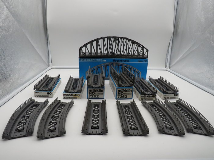 Märklin H0 - 7263/7262/7267/7268/7269 - Bridges (13) - 13-piece bridge bundle for K and M tracks