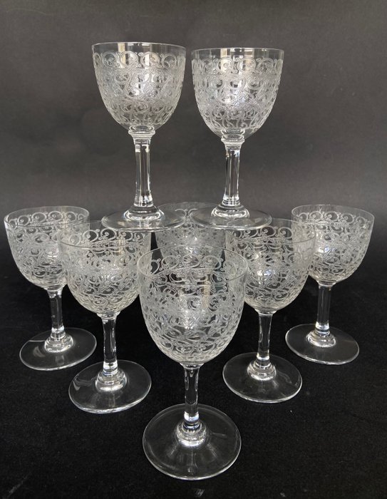 Baccarat - Copa de vino - Excepcional y raro conjunto de 8 vasos - modelo “Combourg” - Cristal grabado