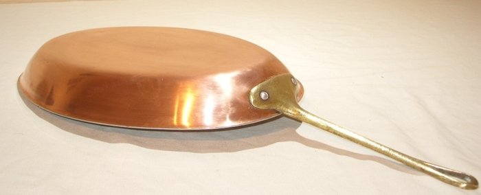 Een grote Franse vispan - 锅 - 铜、黄铜