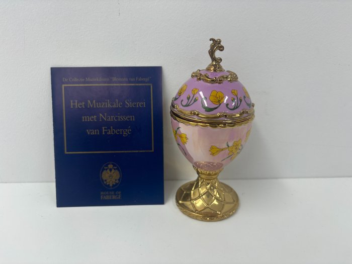 Fabergé-muna - Musikaalinen koristelu narsissien kanssa - Posliini